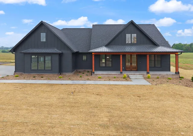 Photo 1 of Single family home for sale at 1477 Sewell Shop Rd, Winchester, KY 40391 | MLS# 26026085 | Listing updated on 2026-10-13