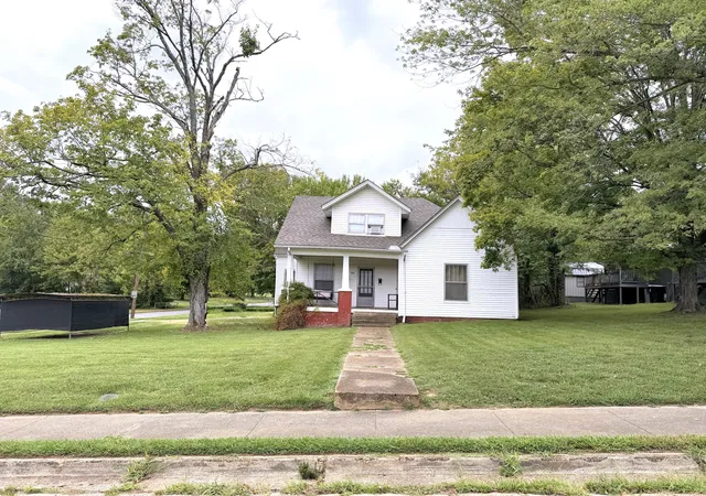 Photo 1 of Multi family home for sale at 301 N 7th Street, Murray, KY 42071 | MLS# 26026584 | Listing updated on 2026-09-25