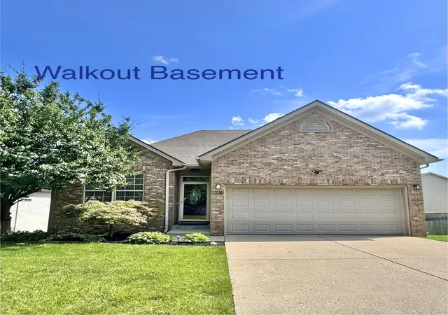 Single family home for sale at 3008 Roundway Dl Ln, Lexington, KY 40509 | MLS# 26021126