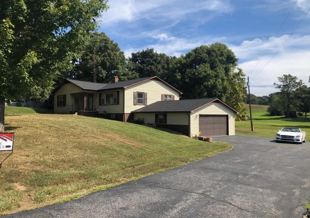 Photo 2 of Single family home for sale at 82 Hopewell Rd, Kuttawa, KY 42055 | MLS# 26020435 | Listing updated on 2026-09-08