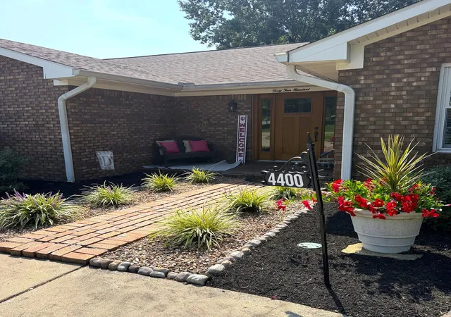 Photo 2 of Sale Pending at 4400 Court Ave, Paducah, KY 42001 | MLS# 26020599 | Listing updated on 2026-09-08