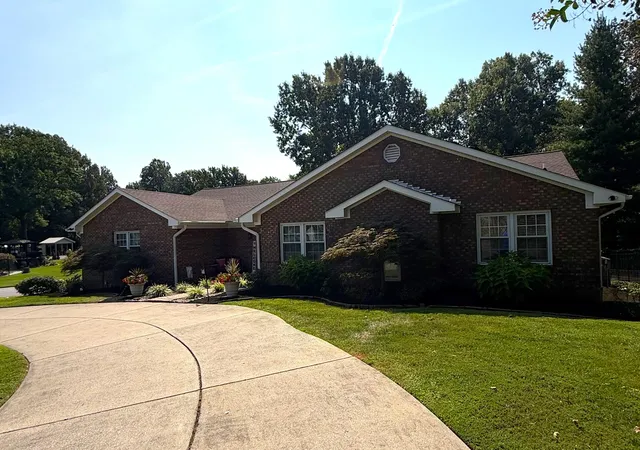 Photo 4 of Sale Pending at 4400 Court Ave, Paducah, KY 42001 | MLS# 26020599 | Listing updated on 2026-09-08