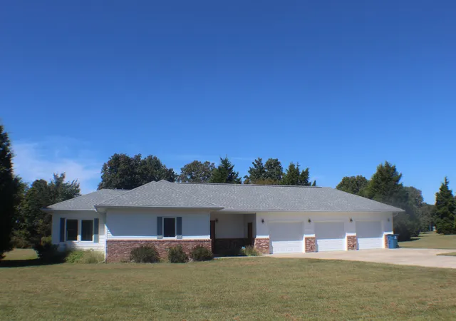 Photo 1 of Single family home for sale at 105 Cedar Crk Cvs, Kevil, KY 42053 | MLS# 26020679 | Listing updated on 2026-10-10