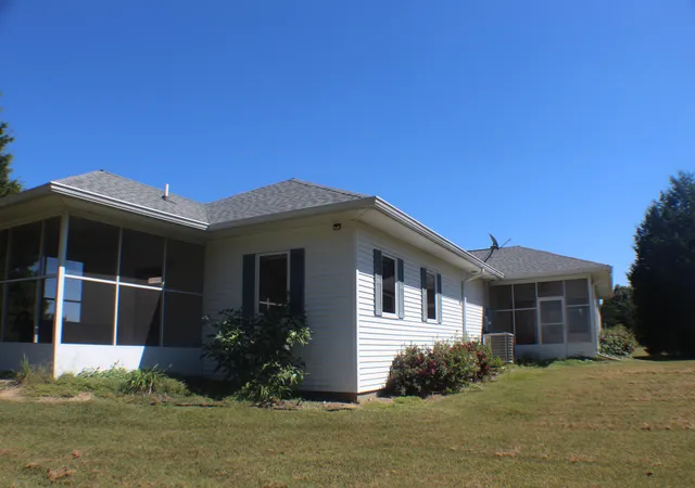 Photo 3 of Single family home for sale at 105 Cedar Crk Cvs, Kevil, KY 42053 | MLS# 26020679 | Listing updated on 2026-10-10