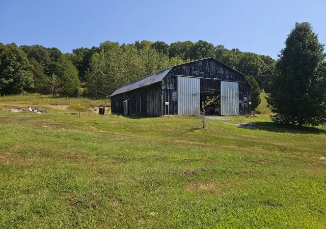 Photo 4 of Sale Pending at 4558 Upper Brush Crk Rd, Hustonville, KY 40437 | MLS# 26020762 | Listing updated on 2026-10-13