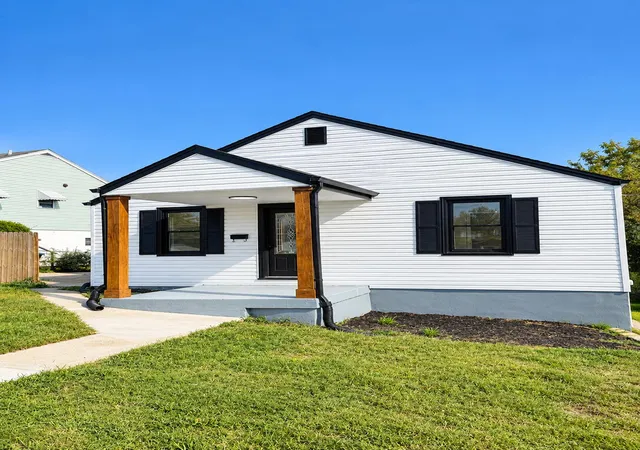 Photo 3 of Single family home for sale at 108 Alexander St, Frankfort, KY 40601 | MLS# 26023283 | Listing updated on 2026-10-13