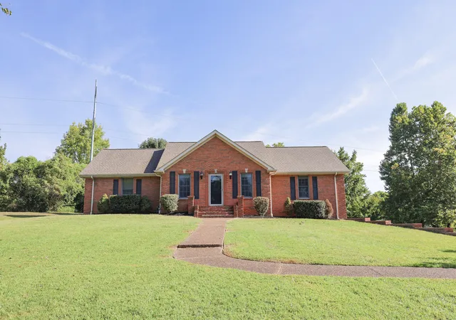 Photo 1 of Single family home for sale at 6415 Waid Cir, Paducah, KY 42001 | MLS# 26024683 | Listing updated on 2026-09-09