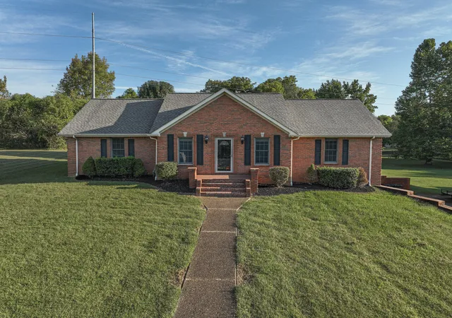 Photo 1 of Sale Pending at 6415 Waid Cir, Paducah, KY 42001 | MLS# 26024683 | Listing updated on 2026-10-19