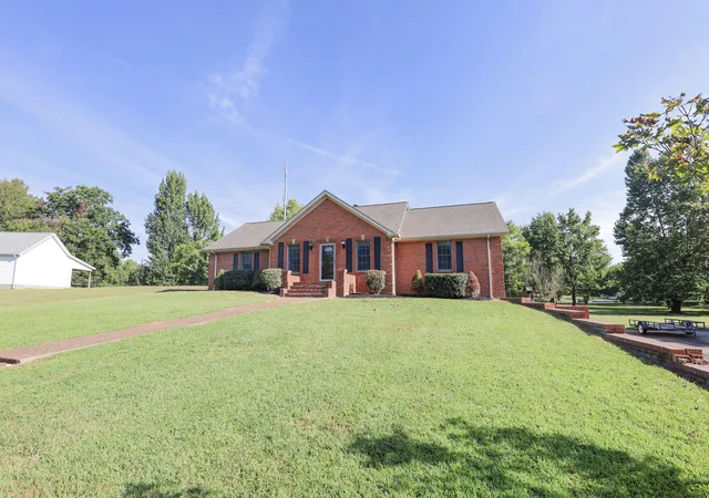 Photo 2 of Single family home for sale at 6415 Waid Cir, Paducah, KY 42001 | MLS# 26024683 | Listing updated on 2026-09-09