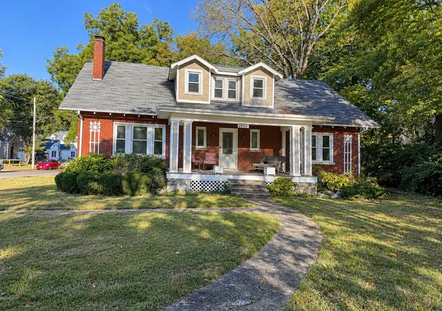 Photo 1 of Single family home for sale at 1909 Nicholasville Rd, Lexington, KY 40503 | MLS# 26021347 | Listing updated on 2026-10-18