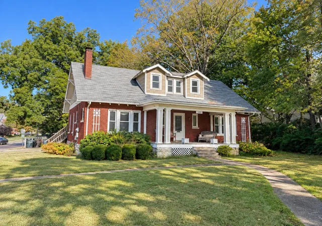 Photo 2 of Single family home for sale at 1909 Nicholasville Rd, Lexington, KY 40503 | MLS# 26021347 | Listing updated on 2026-10-18