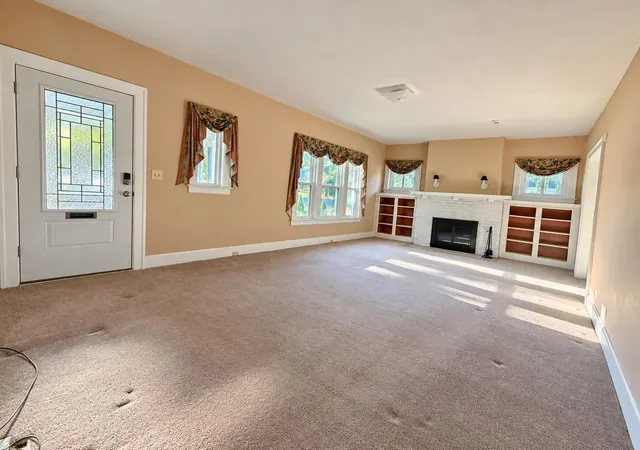 Photo 3 of Single family home for sale at 1909 Nicholasville Rd, Lexington, KY 40503 | MLS# 26021347 | Listing updated on 2026-10-18
