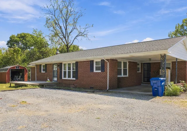 Photo 1 of Single family home for sale at 1309 Elm St, Benton, KY 42025 | MLS# 26021228 | Listing updated on 2026-09-25