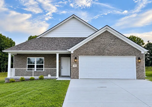 Single family home for sale at 304 Cinchpost Cir, London, KY 40744 | MLS# 26021598