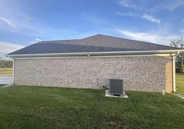 Photo 4 of Single family home for sale at 306 Cinchpost Cir, London, KY 40744 | MLS# 26021597 | Listing updated on 2026-10-20