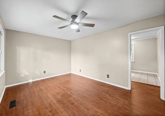 Photo 3 of Single family home for sale at 1406 Arden Pl, Hopkinsville, KY 42240 | MLS# 26024130 | Listing updated on 2026-09-21