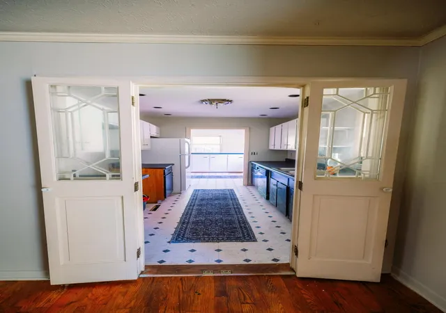 Photo 3 of Single family home for sale at 205 S Benson Rd, Frankfort, KY 40601 | MLS# 26021434 | Listing updated on 2026-10-07