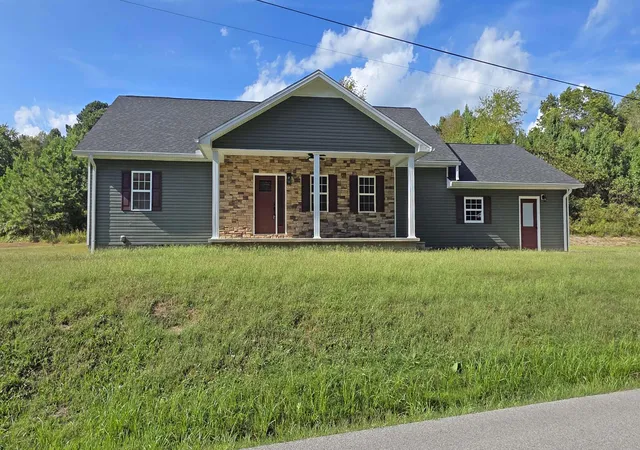 Photo 1 of Single family home for sale at 3521 Cabin Crk Rd, London, KY 40741 | MLS# 26021446 | Listing updated on 2026-10-13