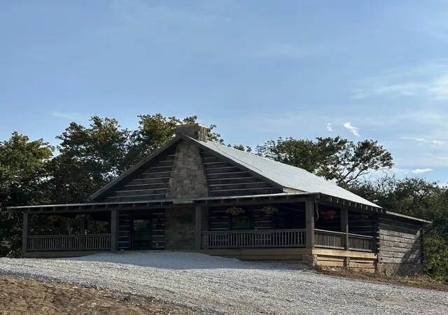 Photo 1 of Single family home for sale at 1600 Ml Crk Pike, Lawrenceburg, KY 40342 | MLS# 26021802 | Listing updated on 2026-09-13