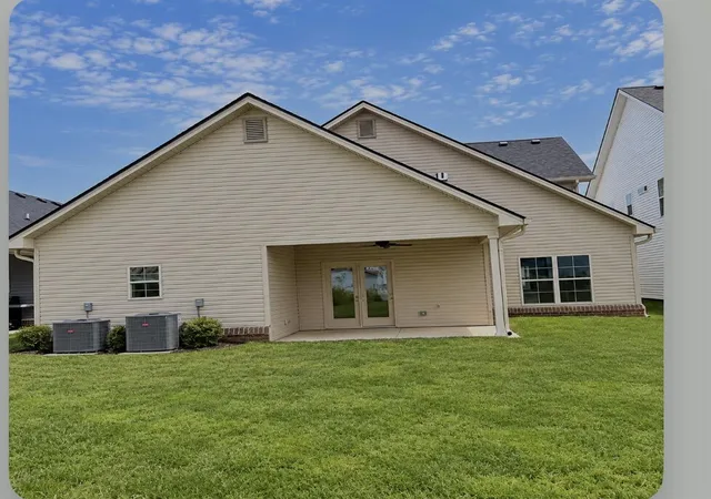 Photo 3 of Single family home for sale at 1081 Squirrel Nest Ln, Lexington, KY 40509 | MLS# 26023027 | Listing updated on 2026-10-16