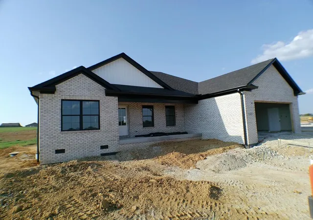 Photo 1 of Sale Pending at 440 Lands End Dr, Berea, KY 40403 | MLS# 26023306 | Listing updated on 2026-09-13