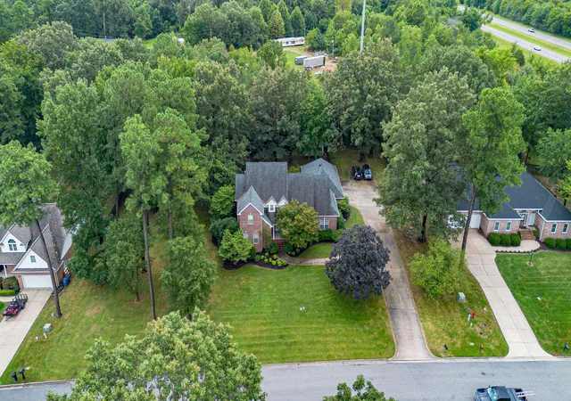 Photo 2 of Single family home for sale at 70 Barrington Cir, Paducah, KY 42003 | MLS# 26023899 | Listing updated on 2026-09-14