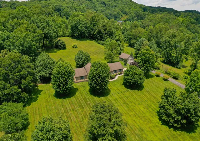 Photo 2 of Single family home for sale at 1165 Conley Rd, London, KY 40744 | MLS# 26028253 | Listing updated on 2026-10-13