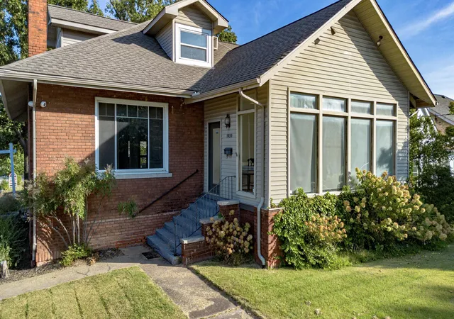 Photo 2 of Single family home for sale at 1939 Kentucky Ave, Paducah, KY 42003 | MLS# 26025213 | Listing updated on 2026-09-14