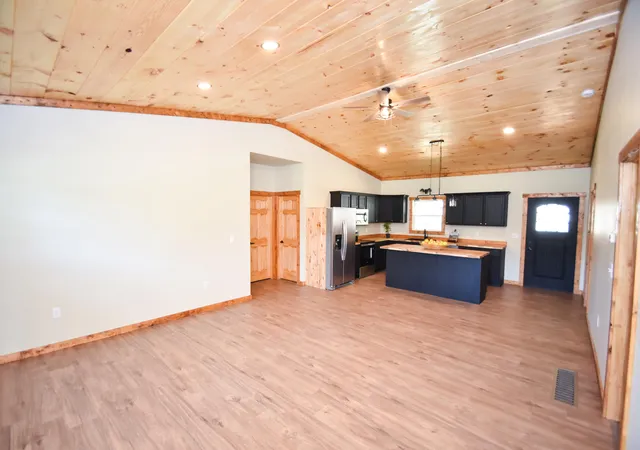 Photo 3 of Single family home for sale at 7070 Red Lick Rd, Irvine, KY 40336 | MLS# 26022016 | Listing updated on 2026-09-29