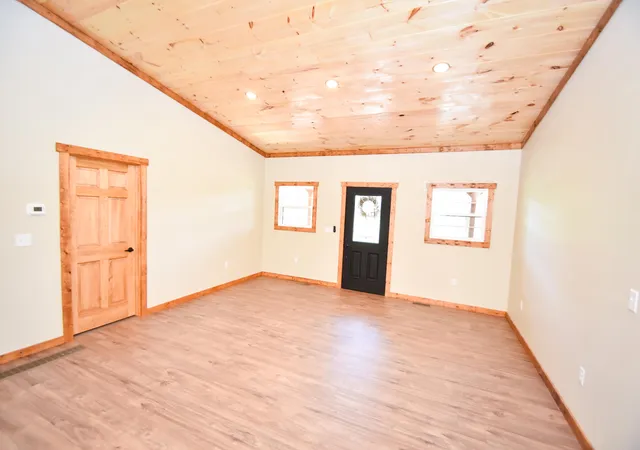 Photo 4 of Single family home for sale at 7070 Red Lick Rd, Irvine, KY 40336 | MLS# 26022016 | Listing updated on 2026-09-29