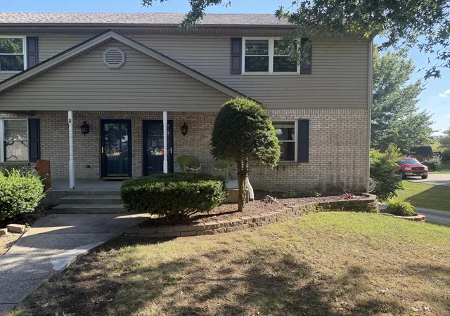 Photo 1 of Single family home for sale at 127 Bay Hl Dr, Winchester, KY 40391 | MLS# 26022409 | Listing updated on 2026-10-13