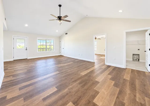 Photo 3 of Single family home for sale at 271 Stoney Crk Way, Berea, KY 40403 | MLS# 26022378 | Listing updated on 2026-10-13