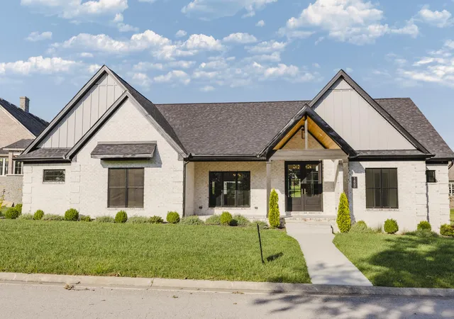 Photo 1 of Single family home for sale at 1433 Clubhouse Ln, Mount Sterling, KY 40353 | MLS# 26024158 | Listing updated on 2026-09-03