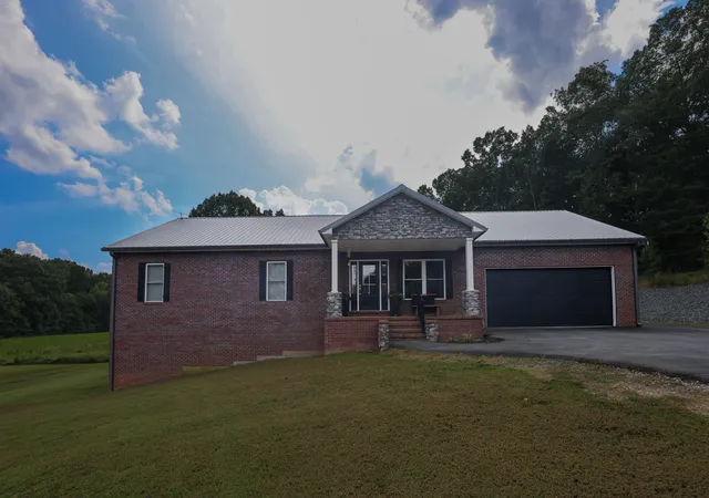Photo 1 of Single family home for sale at 1930 Dogtown Rd, Benton, KY 42025 | MLS# 26024797 | Listing updated on 2026-09-09