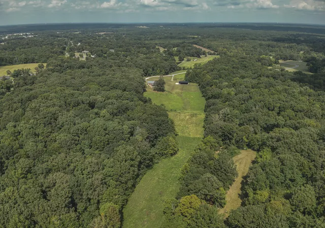 Photo 4 of Sale Pending at 1930 Dogtown Rd, Benton, KY 42025 | MLS# 26024797 | Listing updated on 2026-09-18
