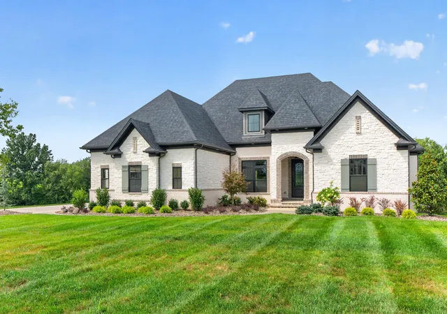Photo 2 of Mansion for sale at 216 Doe Run Rd, Lexington, KY 40515 | MLS# 26022718 | Listing updated on 2026-09-29