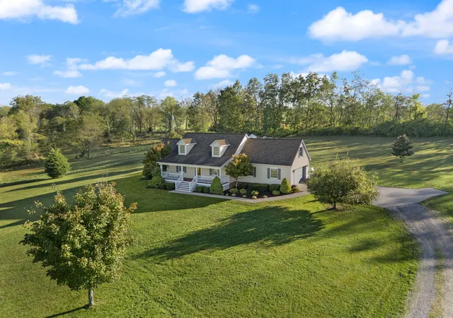Photo 3 of Single family home for sale at 144 Highview Path, Georgetown, KY 40324 | MLS# 26026945 | Listing updated on 2026-10-13
