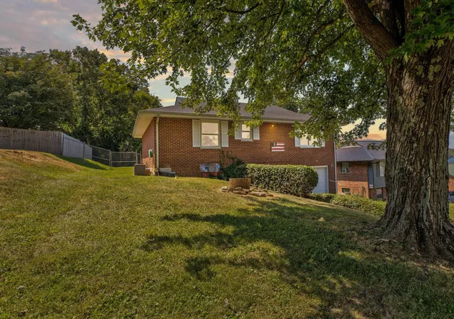 Single family home for sale at 116 Fuller Way, Mount Sterling, KY 40353 | MLS# 26025288