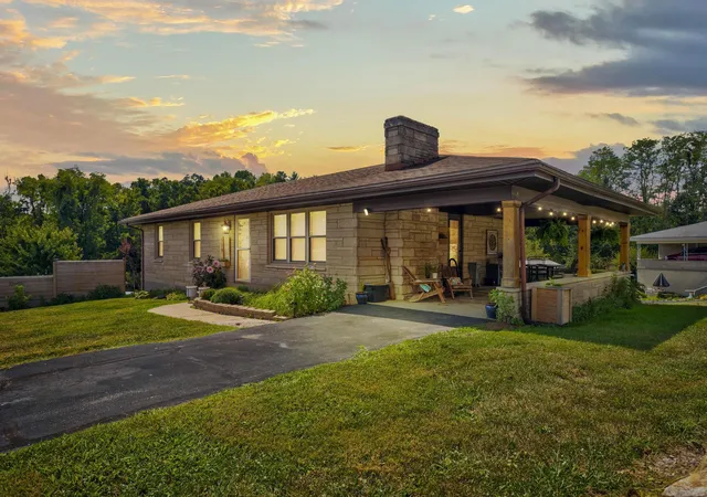 Photo 2 of Single family home for sale at 510 Dare Dr, Mount Sterling, KY 40353 | MLS# 26024402 | Listing updated on 2026-09-04