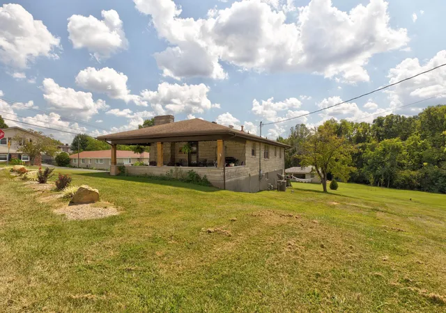 Photo 3 of Single family home for sale at 510 Dare Dr, Mount Sterling, KY 40353 | MLS# 26024402 | Listing updated on 2026-09-04