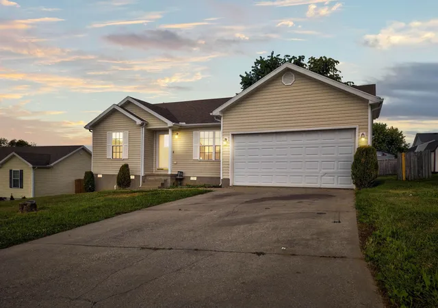 Photo 1 of Single family home for sale at 332 Woodland Ln, Mount Sterling, KY 40353 | MLS# 26024821 | Listing updated on 2026-09-09