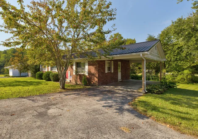 Photo 3 of Sale Pending at 3737 Paint Crk Rd, Stanton, KY 40380 | MLS# 26024281 | Listing updated on 2026-09-04