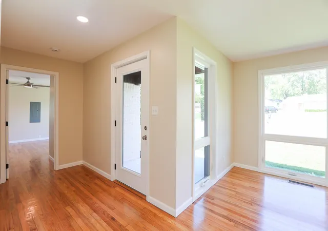 Photo 4 of Sale Pending at 209 Cambridge Dr, Paducah, KY 42001 | MLS# 26024213 | Listing updated on 2026-09-09
