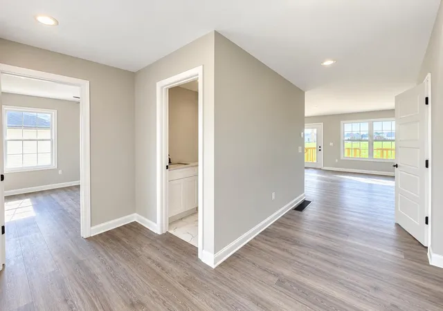 Photo 2 of Single family home for sale at 275 Stoney Crk Way, Berea, KY 40403 | MLS# 26022630 | Listing updated on 2026-09-15