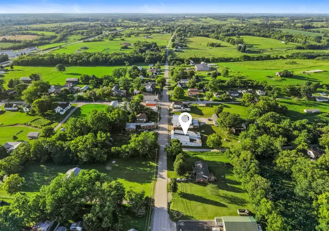 Listing Photo 2 - Condo for sale in building located at 391 Main St, Salvisa, KY 40372 - Unit #