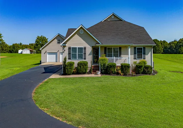 Photo 1 of Single family home for sale at 10025 Childress Rd, West Paducah, KY 42086 | MLS# 26023978 | Listing updated on 2026-09-01