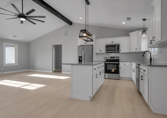 Photo 3 of Single family home for sale at 155 Patriot Trl, Berea, KY 40403 | MLS# 26023087 | Listing updated on 2026-10-18
