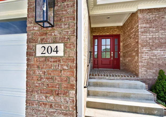 Photo 3 of Single family home for sale at 204 Jett Dr, Winchester, KY 40391 | MLS# 26022830 | Listing updated on 2026-10-13