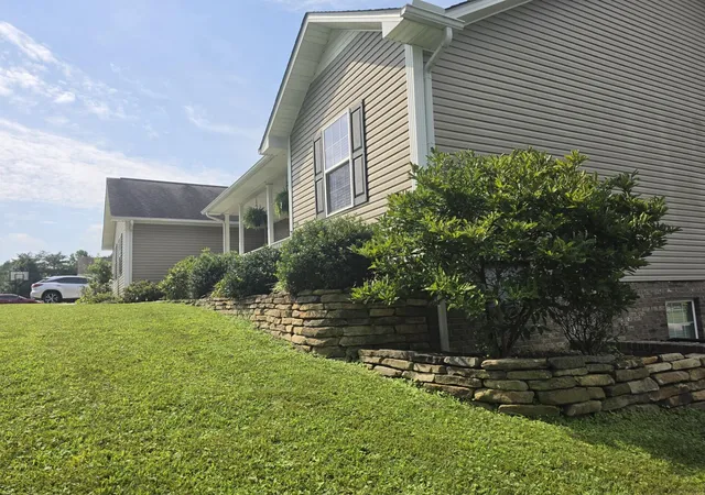 Photo 4 of Sale Pending at 390 Talon Trl, London, KY 40744 | MLS# 26023167 | Listing updated on 2026-09-15