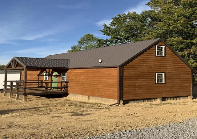 Photo 2 of Single family home for sale at 627 Somerset Rd, London, KY 40741 | MLS# 26022969 | Listing updated on 2026-10-13